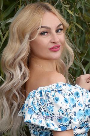 205678 - Irina Age: 38 - Ukraine