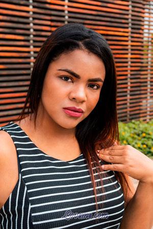 208251 - Yorgenis Age: 31 - Colombia