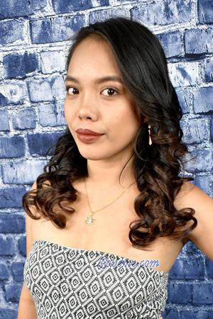 218076 - Liezl Age: 24 - Philippines