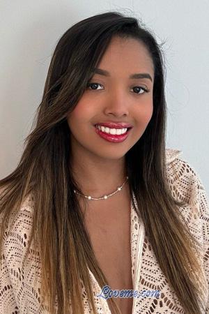 222452 - Grey Age: 24 - Colombia