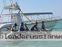 cartagena-women-boat-1104-40